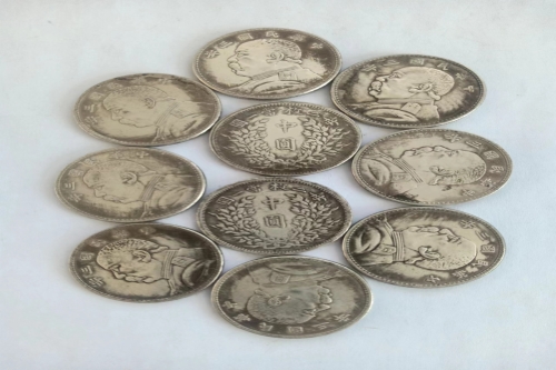 一位来自浙江省的徐老师，有一些藏品和很好的老物件，急需找到爱好的收藏家，有意者请联系我。目前藏友老师比较着急，只要您是真心诚意想要收藏，一切好商量。