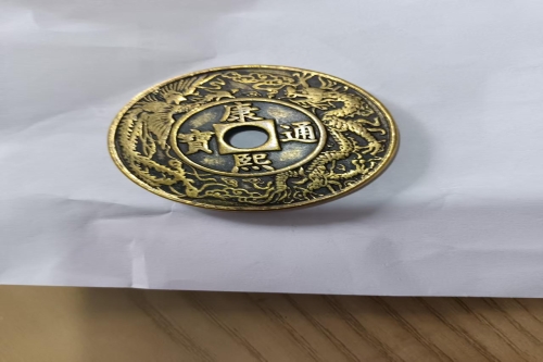 一位来自陕西省汉中市的李老师，有一些藏品和很好的老物件，急需找到爱好的收藏家，有意者请联系我。目前藏友老师比较着急，只要您是真心诚意想要收藏，一切好商量。