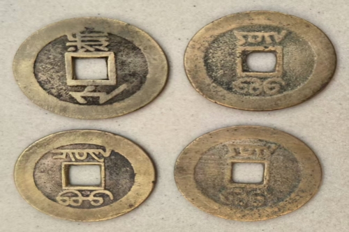 一位来自江西省鹰潭市的周老师，有一些藏品和很好的老物件，急需找到爱好的收藏家，有意者请联系我。目前藏友老师比较着急，只要您是真心诚意想要收藏，一切好商量。