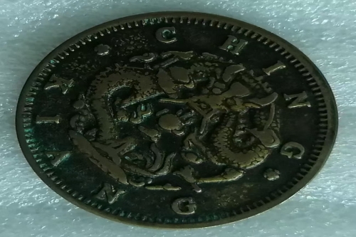 一位来住贵州省兴义市的韦老师，有一些藏品和老物件，急需出手，有意者联系，价格好商量。👍