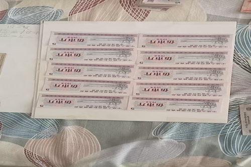 一位来住吉林省四平市的张老师，有一些藏品和老物件，急需出手，有意者联系，价格好商量。