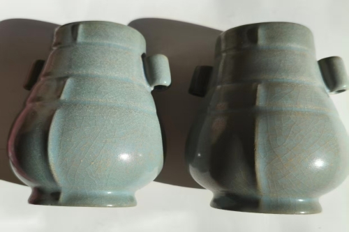 一位来自北京海淀区的肖老师，有一些藏品和很好的老物件，急需找到爱好的收藏家，有意者请联系我。目前藏友老师比较着急，只要您是真心诚意想要收藏，一切好商量。