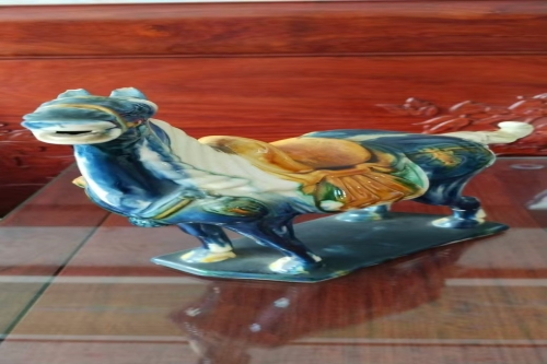 一位来自河北省石家庄市的刘老师，有一些藏品和很好的老物件，急需找到爱好的收藏家，有意者请联系我。目前藏友老师比较着急，只要您是真心诚意想要收藏，一切好商量。