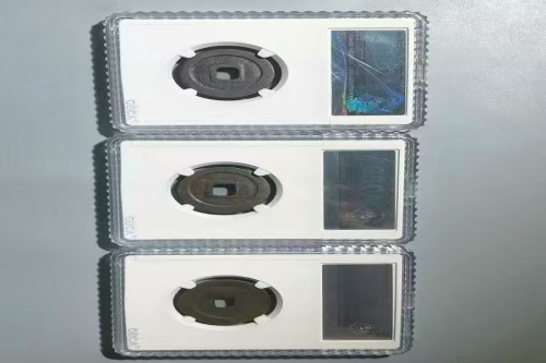 一位来自河北省廊坊市的张老师，有一些藏品和很好的老物件，急需找到爱好的收藏家，有意者请联系我。目前藏友老师比较着急，只要您是真心诚意想要收藏，一切好商量。