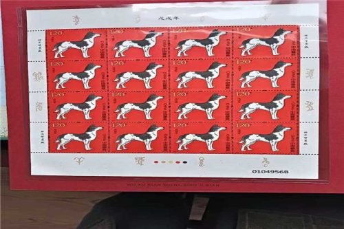 一位来自江西省吉安市的彭老师，有一些藏品和很好的老物件，急需找到爱好的收藏家，有意者请联系我。目前藏友老师比较着急，只要您是真心诚意想要收藏，一切好商量。