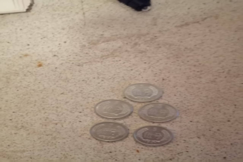 一位来自黑龙江省哈尔滨市的佟老师，有一些藏品和很好的老物件，急需找到爱好的收藏家，有意者请联系我。目前藏友老师比较着急，只要您是真心诚意想要收藏，一切好商量。