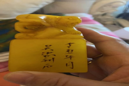 一位来自河北省邯郸市的满老师，有一些藏品和很好的老物件，急需找到爱好的收藏家，有意者请联系我。目前藏友老师比较着急，只要您是真心诚意想要收藏，一切好商量。