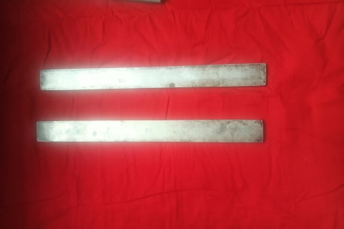 一位来自陕西省渭南市的季老师，有一些藏品和很好的老物件，急需找到爱好的收藏家，有意者请联系我。目前藏友老师比较着急，只要您是真心诚意想要收藏，一切好商量。