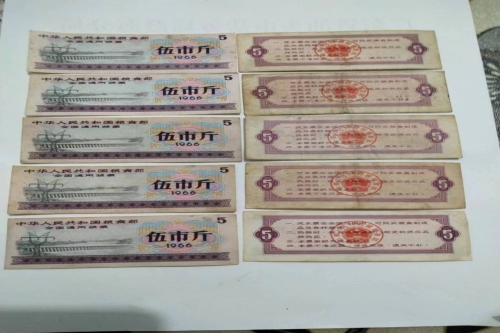 一位来自广东省汕头市的杜老师，有一些藏品和很好的老物件，急需找到爱好的收藏家，有意者请联系我。目前藏友老师比较着急，只要您是真心诚意想要收藏，一切好商量。