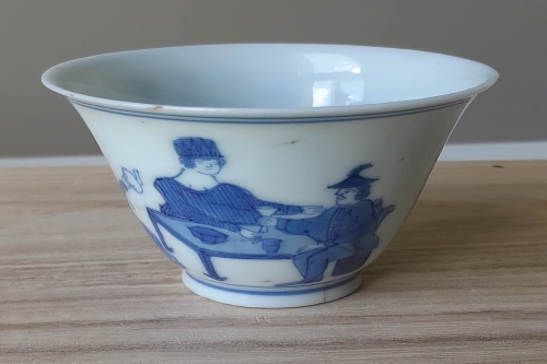 一位来自广东省佛山市的陈老师，有一些藏品和很好的老物件，急需找到爱好的收藏家，有意者请联系我。目前藏友老师比较着急，只要您是真心诚意想要收藏，一切好商量。