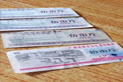 一位来自广西省柳州市的廖老师，有一些藏品和很好的老物件，急需找到爱好的收藏家，有意者请联系我。目前藏友老师比较着急，只要您是真心诚意想要收藏，一切好商量。