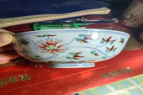 一位来自江西省赣州市的赖老师，有一些藏品和很好的老物件，急需找到爱好的收藏家，有意者请联系我。目前藏友老师比较着急，只要您是真心诚意想要收藏，一切好商量。