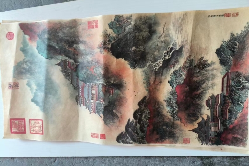 一位来自安徽省的黄老师，有一些藏品和很好的老物件，急需找到爱好的收藏家，有意者请联系我。目前藏友老师比较着急，只要您是真心诚意想要收藏，一切好商量。