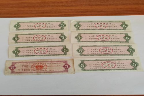 一位来自山东济南天桥区的滕老师，有一些藏品和很好的老物件，急需找到爱好的收藏家，有意者请联系我。目前藏友老师比较着急，只要您是真心诚意想要收藏，一切好商量。