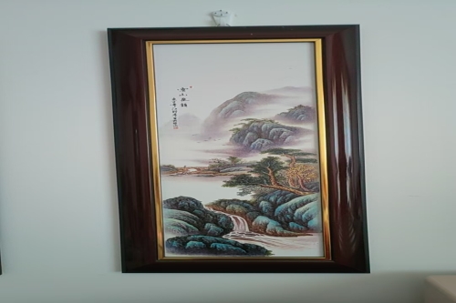 一位来住北京市昌平区的刘老师，有一些藏品和老物件。急需出手，有意者联系，价格好商量。