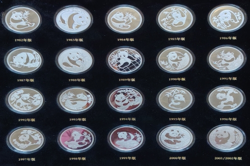 一位来自广西河池市的覃老师，有一些藏品和很好的老物件，急需找到爱好的收藏家，有意者请联系我。目前藏友老师比较着急，只要您是真心诚意想要收藏，一切好商量。