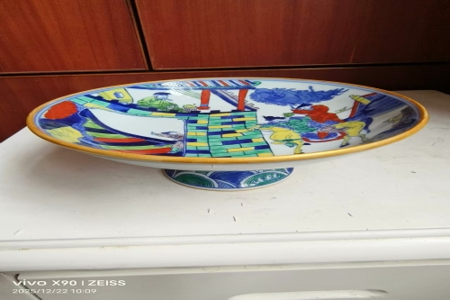 一位来自湖北省麻城市的王老师，有一些藏品和很好的老物件，急需找到爱好的收藏家，有意者请联系我。目前藏友老师比较着急，只要您是真心诚意想要收藏，一切好商量。