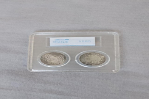 一位来自湖南省长沙市的陈老师，有一些藏品和很好的老物件，急需找到爱好的收藏家，有意者请联系我。目前藏友老师比较着急，只要您是真心诚意想要收藏，一切好商量。