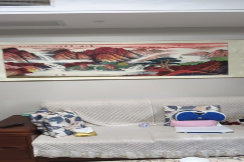 一位来自江苏省无锡市的孙老师，有一些藏品和很好的老物件，急需找到爱好的收藏家，有意者请联系我。目前藏友老师比较着急，只要您是真心诚意想要收藏，一切好商量。