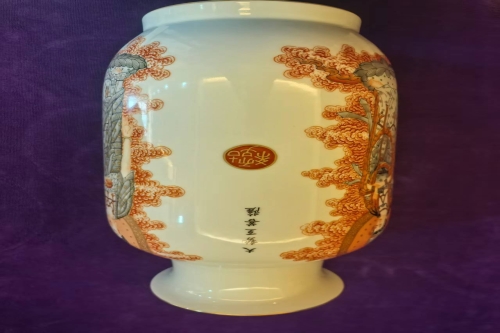 一位来自北京市昌平区的朱老师，有一些藏品和很好的老物件，急需找到爱好的收藏家，有意者请联系我。目前藏友老师比较着急，只要您是真心诚意想要收藏，一切好商量。