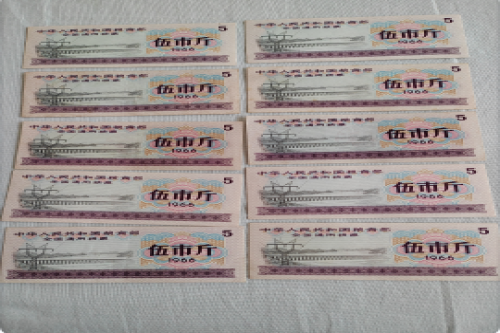 一位来自湖南省长沙市的潘老师，有一些藏品和很好的老物件，急需找到爱好的收藏家，有意者请联系我。目前藏友老师比较着急，只要您是真心诚意想要收藏，一切好商量。