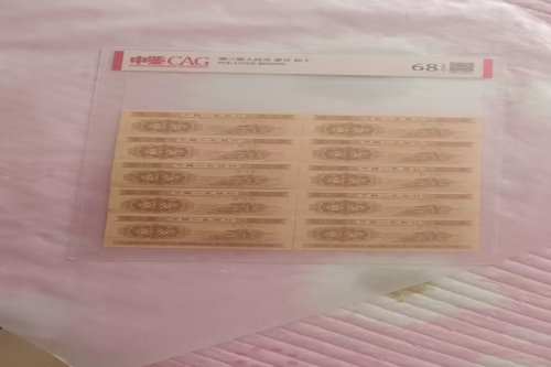 一位来自辽宁省大连市的梁老师，有一些藏品和很好的老物件，急需找到爱好的收藏家，有意者请联系我。目前藏友老师比较着急，只要您是真心诚意想要收藏，一切好商量。