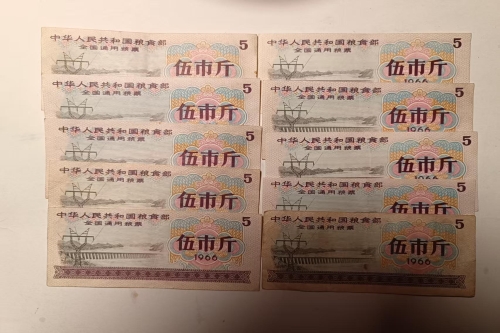 一位来自北京市通州区的贾老师，有一些藏品和很好的老物件，急需找到爱好的收藏家，有意者请联系我。目前藏友老师比较着急，只要您是真心诚意想要收藏，一切好商量。