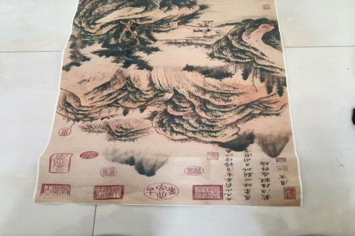 一位来自新疆博尔塔拉蒙古自政治洲的张老师，有一些藏品和很好的老物件，急需找到爱好的收藏家，有意者请联系我。目前藏友老师比较着急，只要您是真心诚意想要收藏，一切好商量。