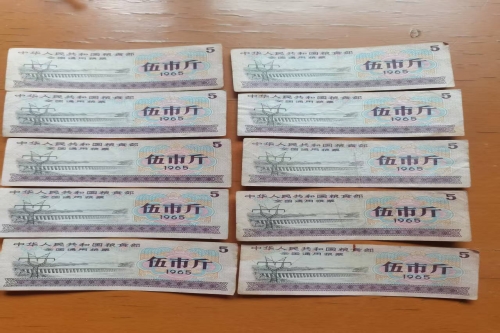 一位来自陕西省西安市的戴老师，有一些藏品和很好的老物件，急需找到爱好的收藏家，有意者请联系我。目前藏友老师比较着急，只要您是真心诚意想要收藏，一切好商量。