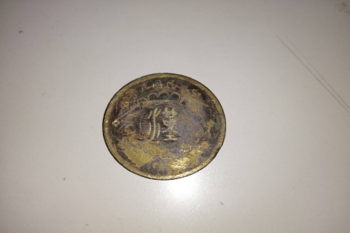 一位来自江苏省苏州市的周老师，有一些藏品和很好的老物件，急需找到爱好的收藏家，有意者请联系我。目前藏友老师比较着急，只要您是真心诚意想要收藏，一切好商量。