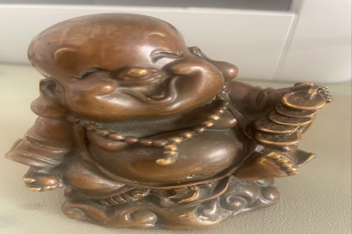 一位来自山东省青岛市的马老师，有一些藏品和很好的老物件，急需找到爱好的收藏家，有意者请联系我。目前藏友老师比较着急，只要您是真心诚意想要收藏，一切好商量。