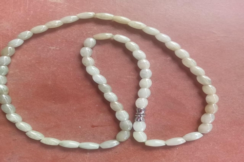 一位来自广西省贵港市的李老师，有一些藏品和很好的老物件，急需找到爱好的收藏家，有意者请联系我。目前藏友老师比较着急，只要您是真心诚意想要收藏，一切好商量。