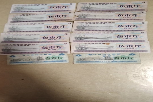 一位来自江苏省南通市的沈老师，有一些藏品和很好的老物件，急需找到爱好的收藏家，有意者请联系我。目前藏友老师比较着急，只要您是真心诚意想要收藏，一切好商量。