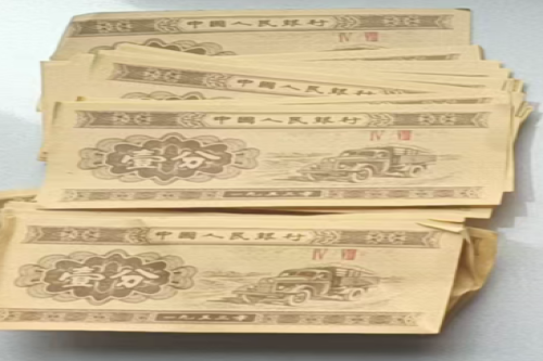 一位来自青海省的晁老师，有一些藏品和老物件，急需出手，有意者联系，价格好商量。