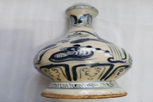 一位来自广东省肇庆市的沈老师，有一些藏品和很好的老物件，急需找到爱好的收藏家，有意者请联系我。目前藏友老师比较着急，只要您是真心诚意想要收藏，一切好商量。