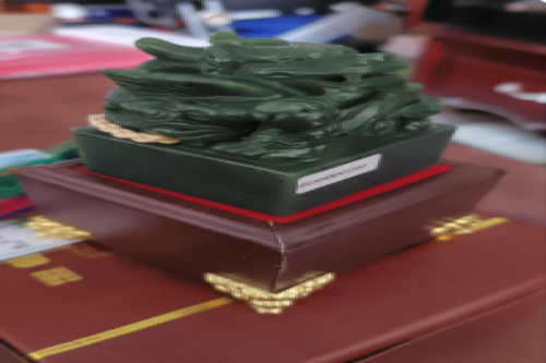 一位来自北京市丰台区的刘老师，有一些藏品和很好的老物件，急需找到爱好的收藏家，有意者请联系我。目前藏友老师比较着急，只要您是真心诚意想要收藏，一切好商量。