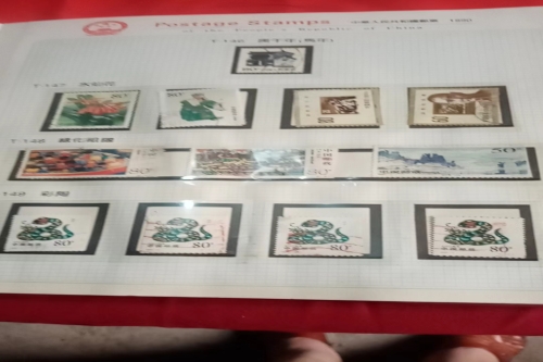 一位来自褔建省褔卅市的黄老师，有一些藏品和很好的老物件，急需找到爱好的收藏家，有意者请联系我。目前藏友老师比较着急，只要您是真心诚意想要收藏，一切好商量。