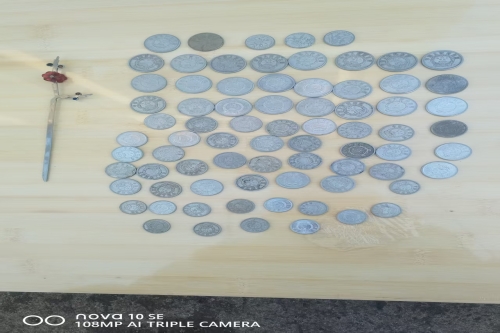 一位来自河北省邢台市的董老师，有一些藏品和很好的老物件，急需找到爱好的收藏家，有意者请联系我。目前藏友老师比较着急，只要您是真心诚意想要收藏，一切好商量。