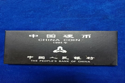 一位来住湖南省益阳市的晏老师，有一些藏品和很好的老物件，急需找到爱好的收藏家，有意者请联系我。目前藏友老师比较着急，只要您是真心诚意想要收藏，一切好商量。