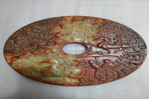 一位来浙江省杭州市的乐老师，有一些藏品和老物件，急需出手，有意者联系，价格好商量。