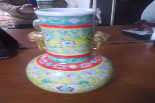 一位来自北京市房山区的万老师，有一些藏品和很好的老物件，急需找到爱好的收藏家，有意者请联系我。目前藏友老师比较着急，只要您是真心诚意想要收藏，一切好商量。