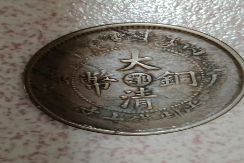 一位来自湖南省邵阳市大祥区城的徐老师，有一些藏品和很好的老物件，急需找到爱好的收藏家，有意者请联系我。目前藏友老师比较着急，只要您是真心诚意想要收藏，一切好商量。