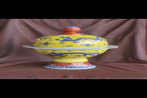 一位来自浙江省衢州市的谢老师，有一些藏品和老物件，急需出手，有意者联系，价格好商量。