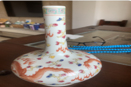 一位来自浙江省的吴老师，有一些藏品和很好的老物件，急需找到爱好的收藏家，有意者请联系我。目前藏友老师比较着急，只要您是真心诚意想要收藏，一切好商量。