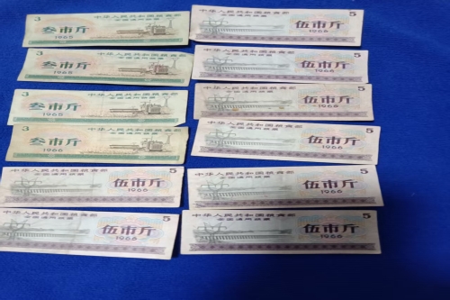 一位来自吉林省通化市的单老师，有一些藏品和老物件，急需出手，有意者联系，价格好商量。