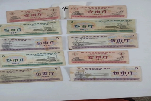 一位来自江苏省常州市的符老师，有一些藏品和很好的老物件，急需找到爱好的收藏家，有意者请联系我。目前藏友老师比较着急，只要您是真心诚意想要收藏，一切好商量。