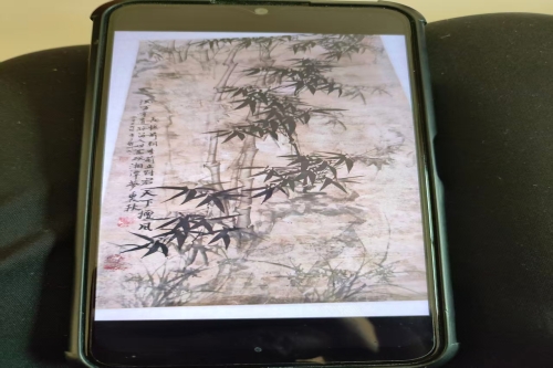 一位来自河南省郑州市的郭老师，有一些藏品和很好的老物件，急需找到爱好的收藏家，有意者请联系我。目前藏友老师比较着急，只要您是真心诚意想要收藏，一切好商量。