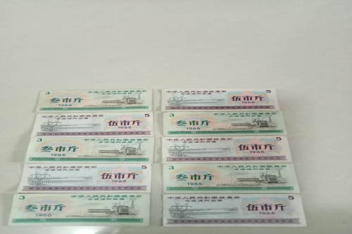 一位来自北京市通州区的侯老师，有一些藏品和很好的老物件，急需找到爱好的收藏家，有意者请联系我。目前藏友老师比较着急，只要您是真心诚意想要收藏，一切好商量。