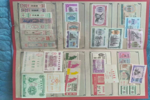 一位来自甘肃省临夏市的孟老师，有一些藏品和很好的老物件，急需找到爱好的收藏家，有意者请联系我。目前藏友老师比较着急，只要您是真心诚意想要收藏，一切好商量。