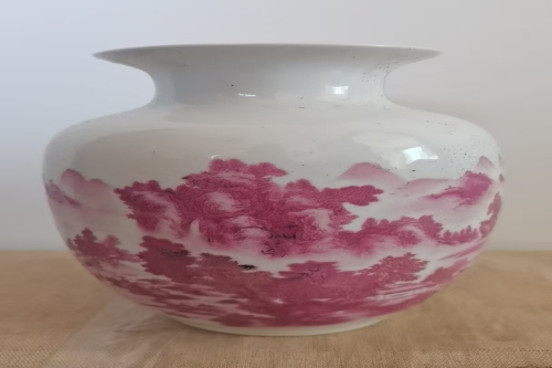 一位来自辽宁省大连市的张老师，有一些藏品和很好的老物件，急需找到爱好的收藏家，有意者请联系我。目前藏友老师比较着急，只要您是真心诚意想要收藏，一切好商量。